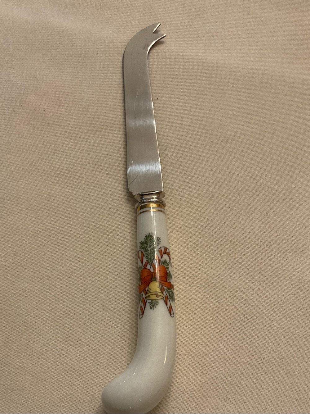 Beautiful Christmas porcelain “Sheffield,England “ cheese knife.  Design FAB!